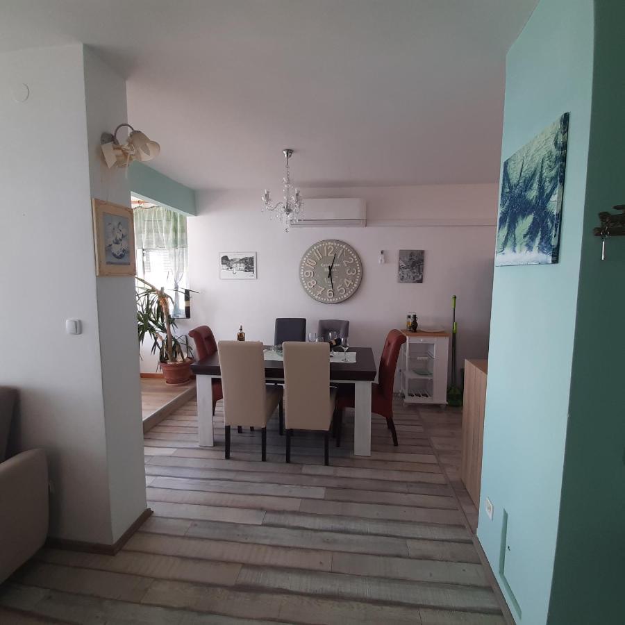 Apartments Milina Omiš Esterno foto