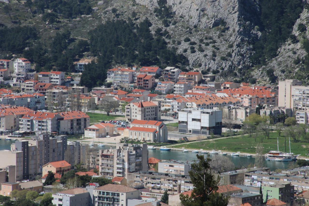 Apartments Milina Omiš Esterno foto