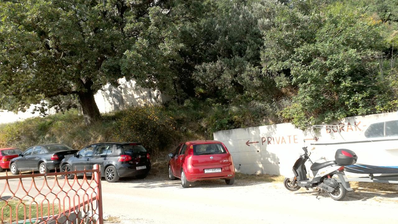 Apartments Milina Omiš Esterno foto
